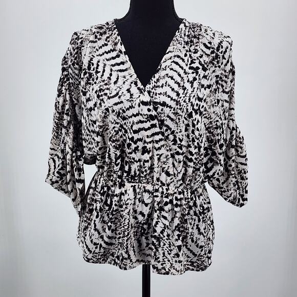 Simply Vera Wang Faux Wrap Blouse Flared Bottom Ruched Sleeves Size S - Picture 1 of 10